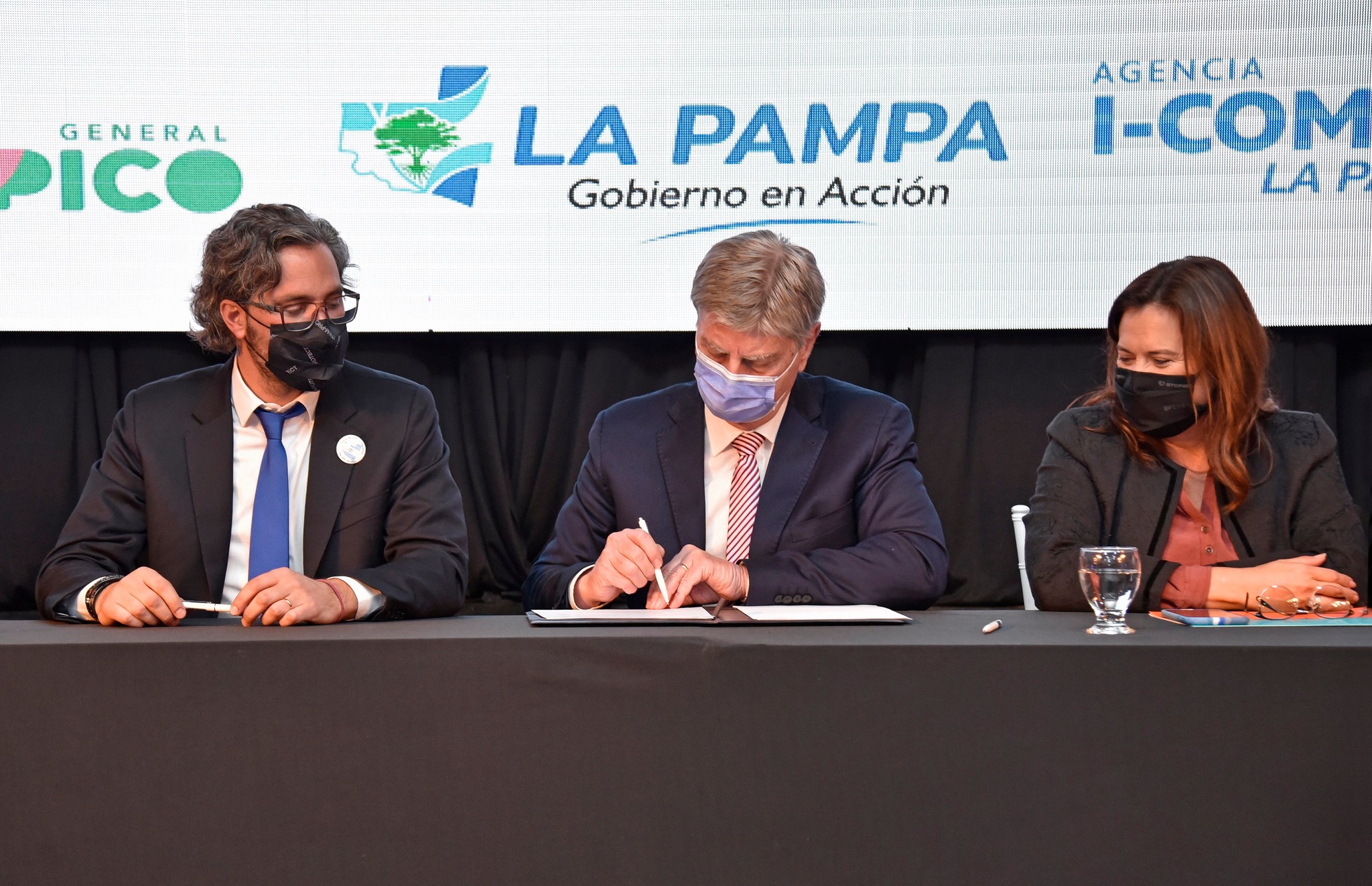 Se suman . 200 millones en líneas de crédito para fomentar el comercio exterior pampeano