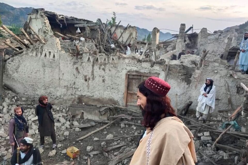 Tragedia en Afganistán: 1.000 muertos por un terremoto