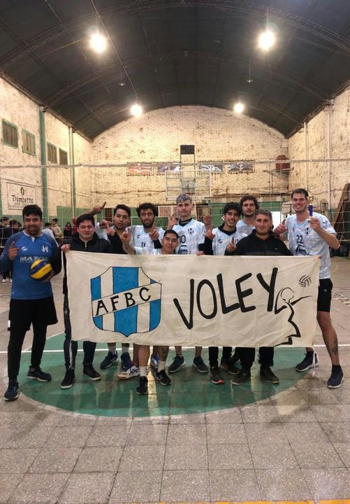 Domingo 17 de Julio. Torneo Masculino en el club Ferro de la localidad de Realico. Alvear voley nuevamente dice presente