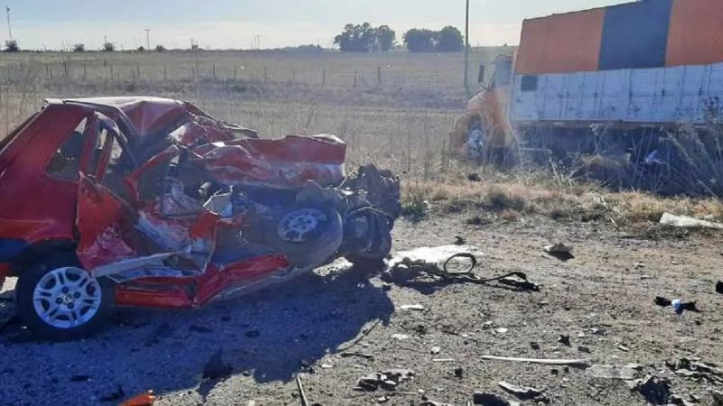 RUTA 226: Mujer murió en un impactante choque frontal contra un camión