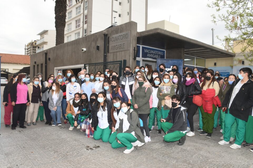 Justo reconocimiento de Salud a vacunadoras y vacunadores