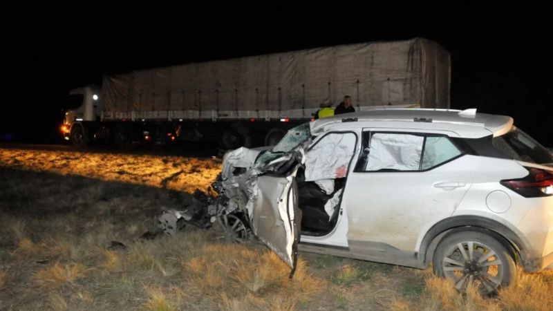 Un auto impactó contra un camión en la ruta provincial 14-Mira