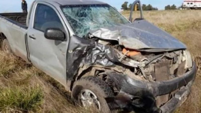 POLICIALES Murieron dos: iban en moto por la ruta, una camioneta salió de un campo y los chocó directamente de frente