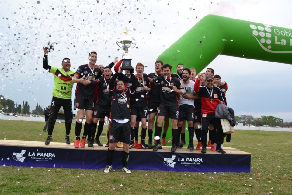 Fútbol Municipal: Colonia Santa María, campeón 2022
