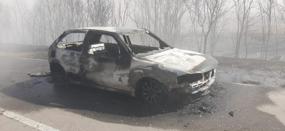 IMPORTANTE INCENDIO DE PASTIZALES EN CERCANÍAS DE RUTA 9 Y RUTA 188: Un auto que circulaba por la zona quedó completamente destruido por las llamas
