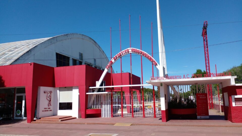 Gobierno propicia la donación de un emblemático inmueble a Sportivo Independiente de Pico