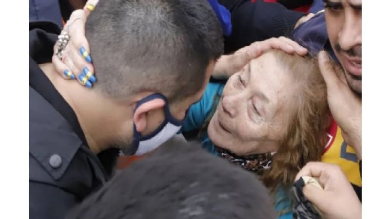 Juan Román Riquelme le salvó la vida a la abuela de un jugador de Gimnasia en medio de los incidentes