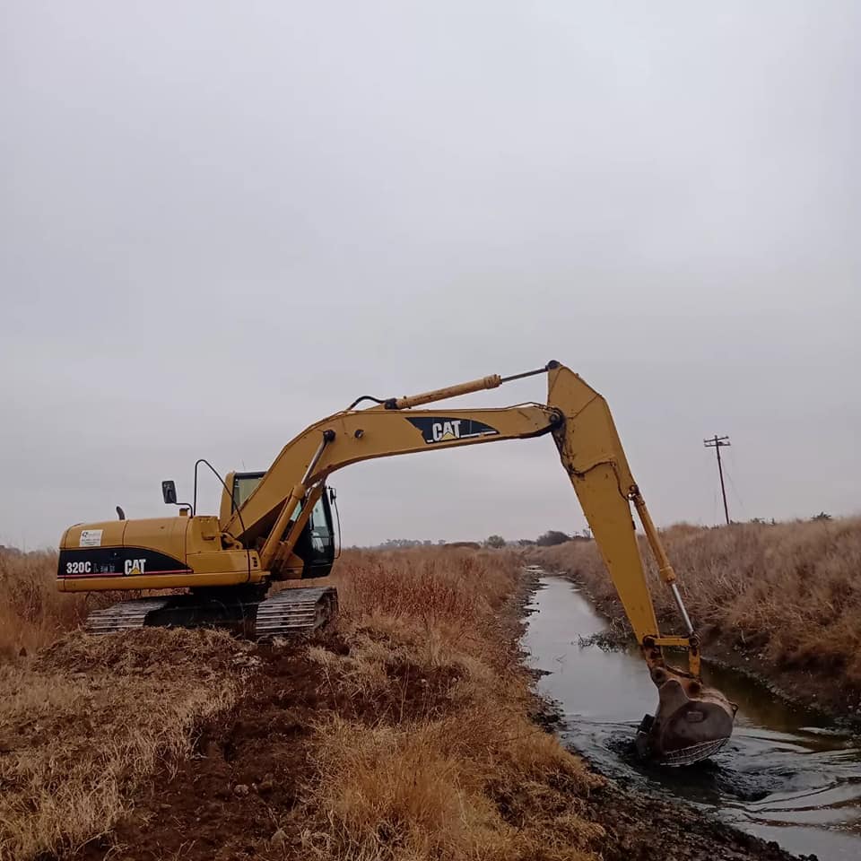 Realicó y APA trabajan en mantenimiento de canales pluviales