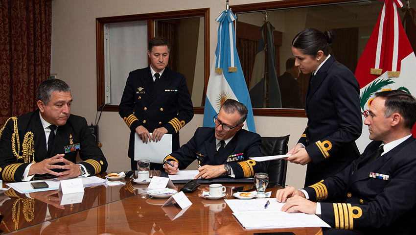 Reunión de Estados Mayores entre la Armada Argentina y la Marina de Guerra de Perú