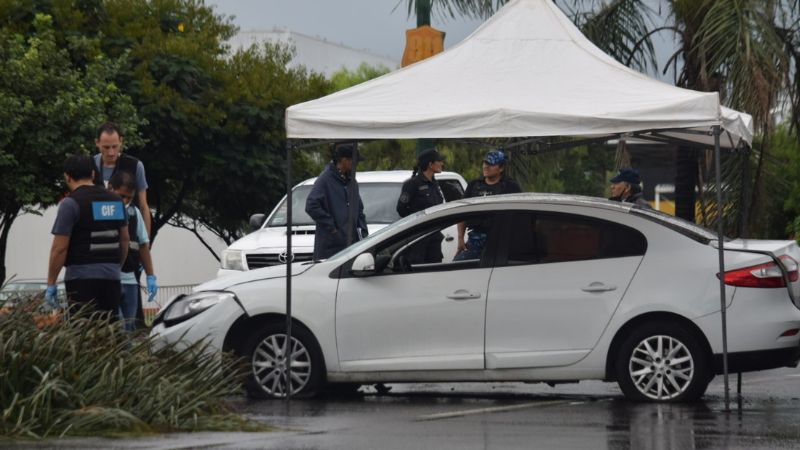 Caminaban bajo la lluvia y un conductor alcoholizado los embistió: tres muertos y dos heridos graves
